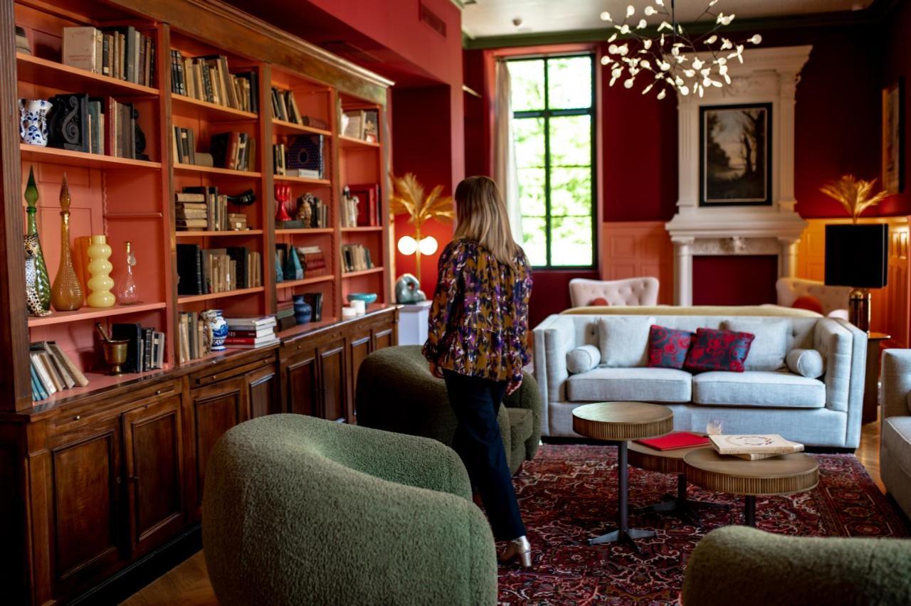 Chateau De - Luxurious & Hotel