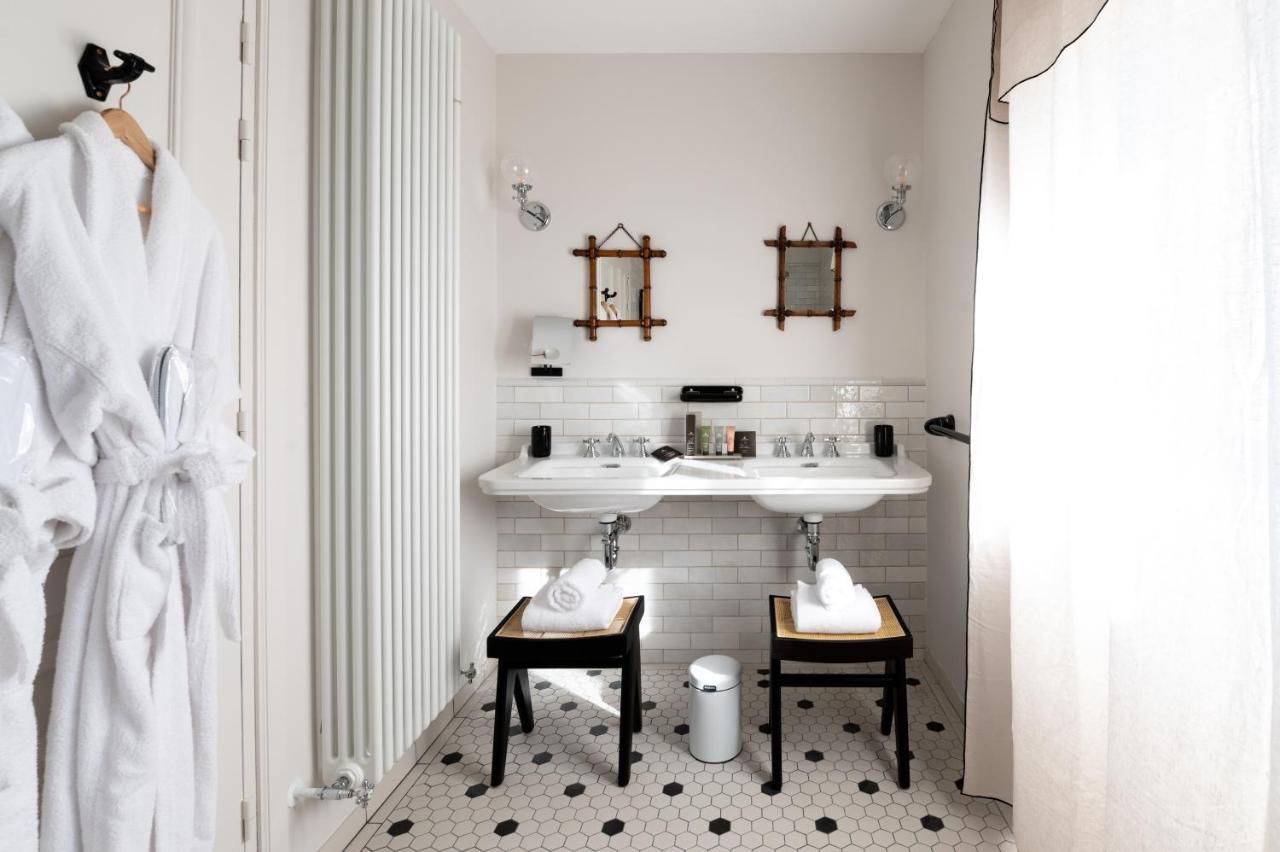 Chateau De - Luxurious & Hotel 4*