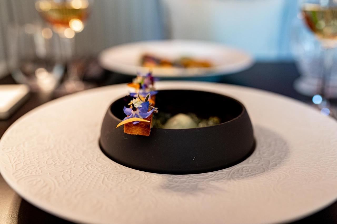 Chateau De - Luxurious & 4*