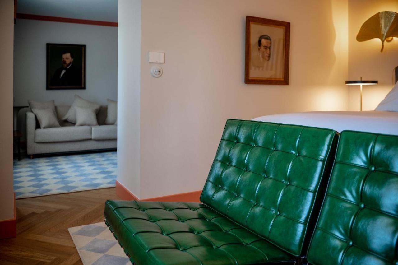 Chateau De - Luxurious & Hotel Fiac