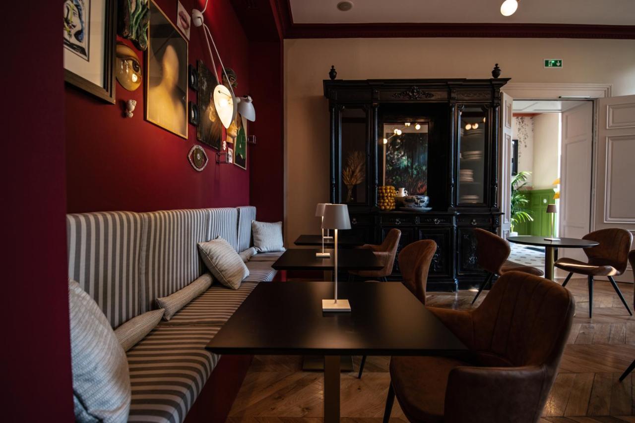 Hotel Chateau De - Luxurious & Fiac